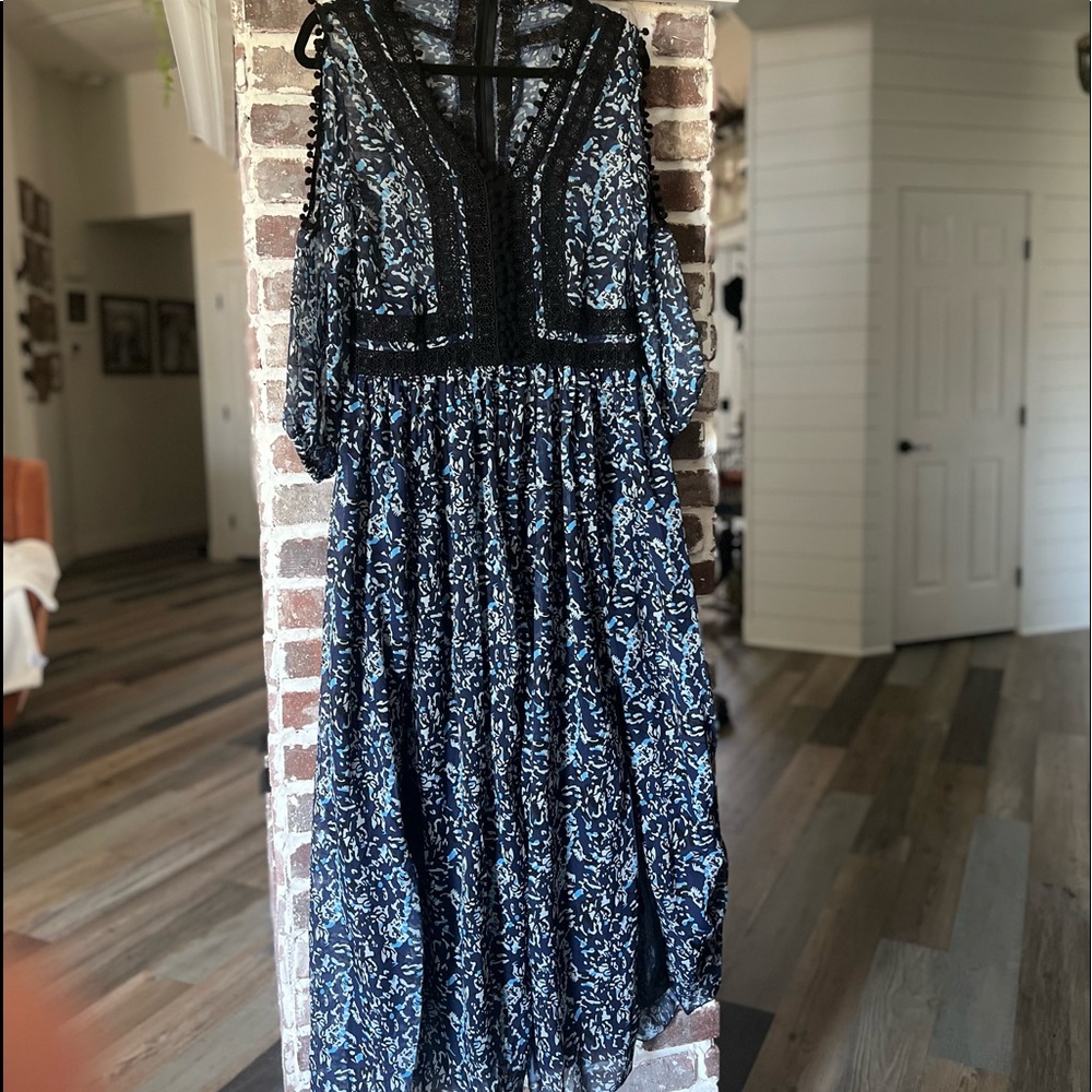 Gorgeous Detailed Floral & Lace Dress